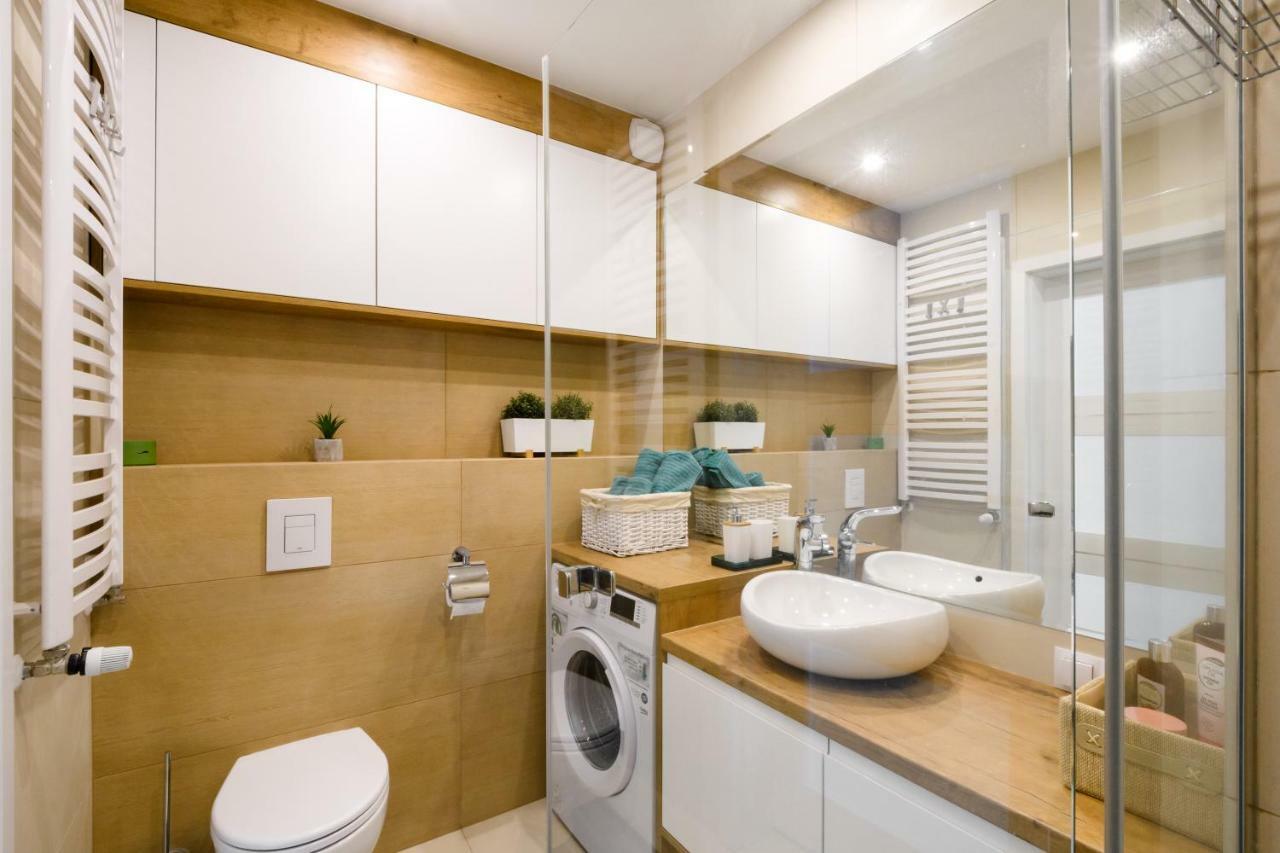 M&R Apartament Airport&Business Deluxe Cybernetyki 17 - Underground Garage - Free Wifi - Netflix - Air Conditioning - Self Check-In, Close By Chopin Airport Βαρσοβία Εξωτερικό φωτογραφία