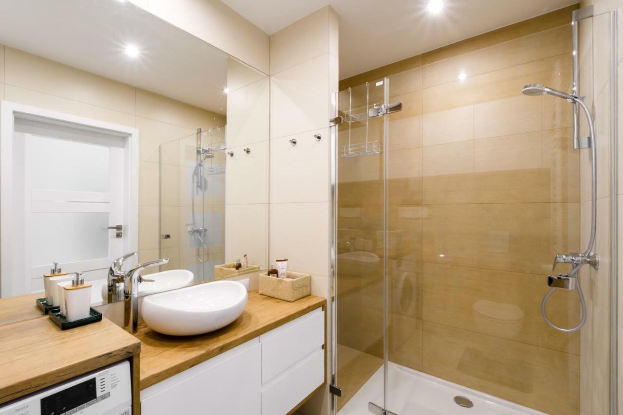 M&R Apartament Airport&Business Deluxe Cybernetyki 17 - Underground Garage - Free Wifi - Netflix - Air Conditioning - Self Check-In, Close By Chopin Airport Βαρσοβία Εξωτερικό φωτογραφία