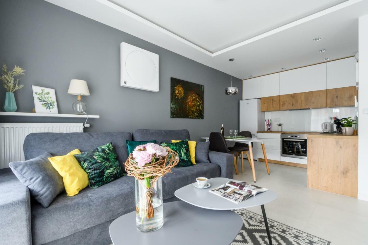 M&R Apartament Airport&Business Deluxe Cybernetyki 17 - Underground Garage - Free Wifi - Netflix - Air Conditioning - Self Check-In, Close By Chopin Airport Βαρσοβία Εξωτερικό φωτογραφία