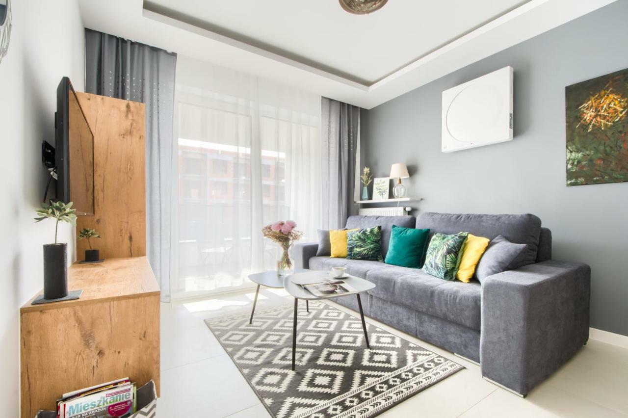 M&R Apartament Airport&Business Deluxe Cybernetyki 17 - Underground Garage - Free Wifi - Netflix - Air Conditioning - Self Check-In, Close By Chopin Airport Βαρσοβία Εξωτερικό φωτογραφία