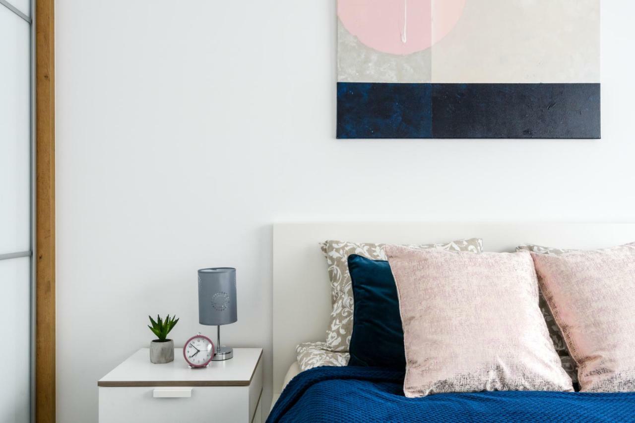 M&R Apartament Airport&Business Deluxe Cybernetyki 17 - Underground Garage - Free Wifi - Netflix - Air Conditioning - Self Check-In, Close By Chopin Airport Βαρσοβία Εξωτερικό φωτογραφία