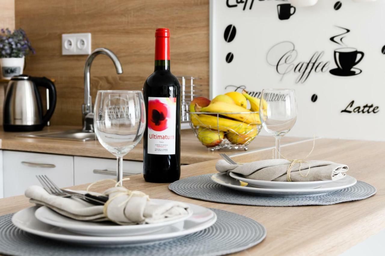 M&R Apartament Airport&Business Deluxe Cybernetyki 17 - Underground Garage - Free Wifi - Netflix - Air Conditioning - Self Check-In, Close By Chopin Airport Βαρσοβία Εξωτερικό φωτογραφία
